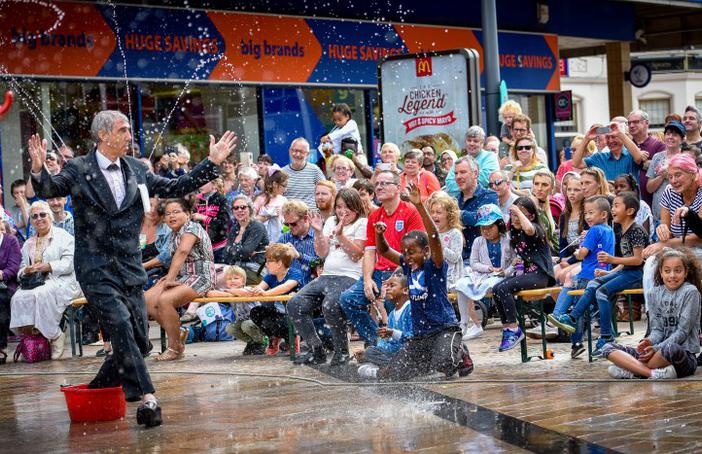 Photo: Clara Lou The Spurting Man by Avanti Display performs at Appetite Big Feast 17